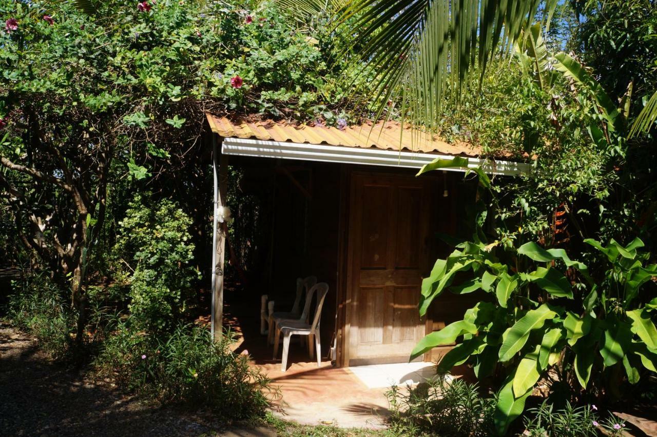 Apartments Chez Milady Utila Exterior foto